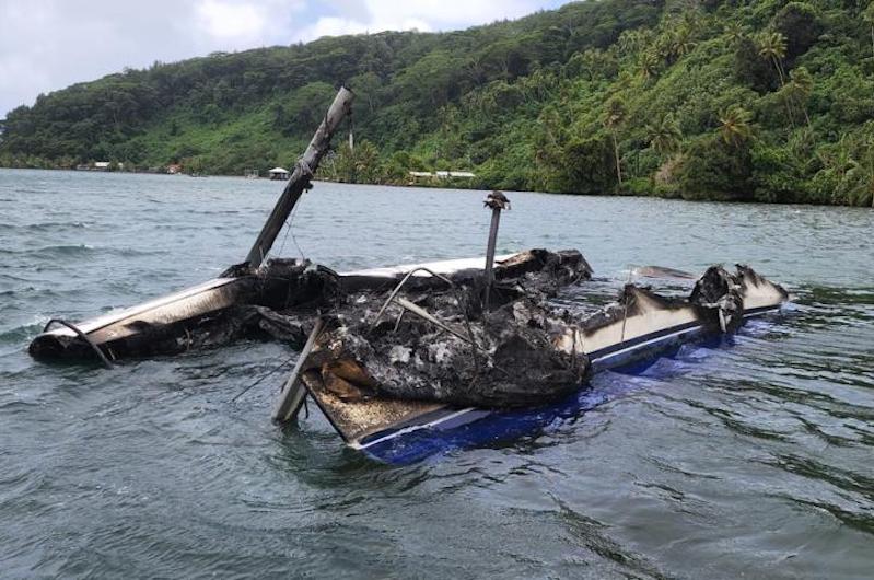 ​Un voilier part en fumée à Raiatea