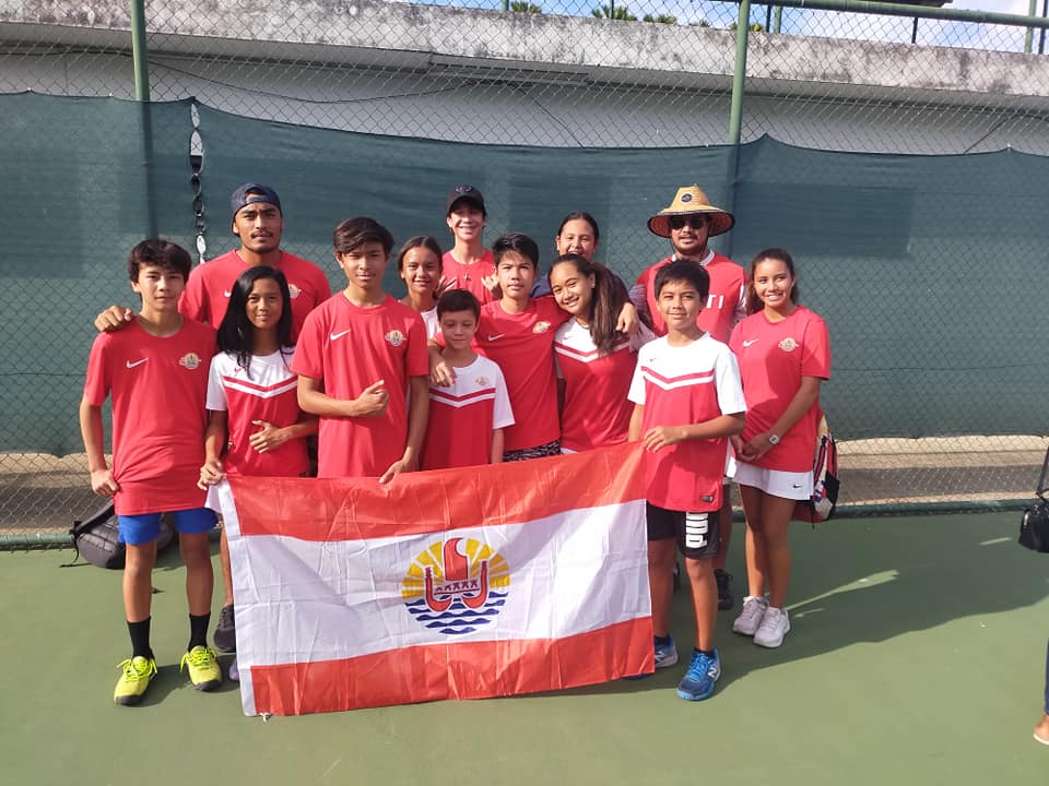 La délégation tahitienne qui s'est déplacée entre le 9 et le 18 septembre aux Fidji pour disputer les championnats juniors d'Océanie.
