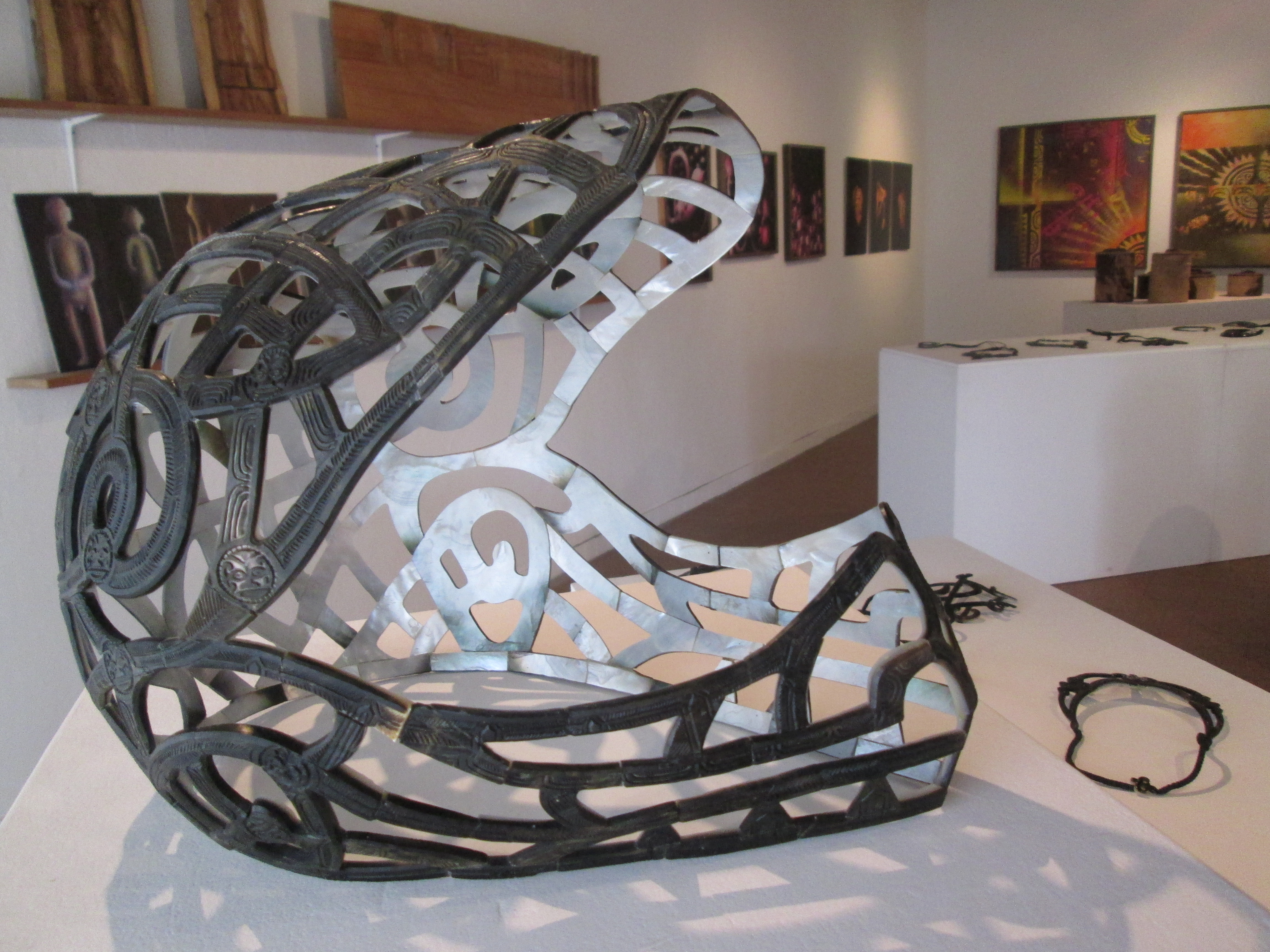 Artisan original du CMA : un casque….en nacre