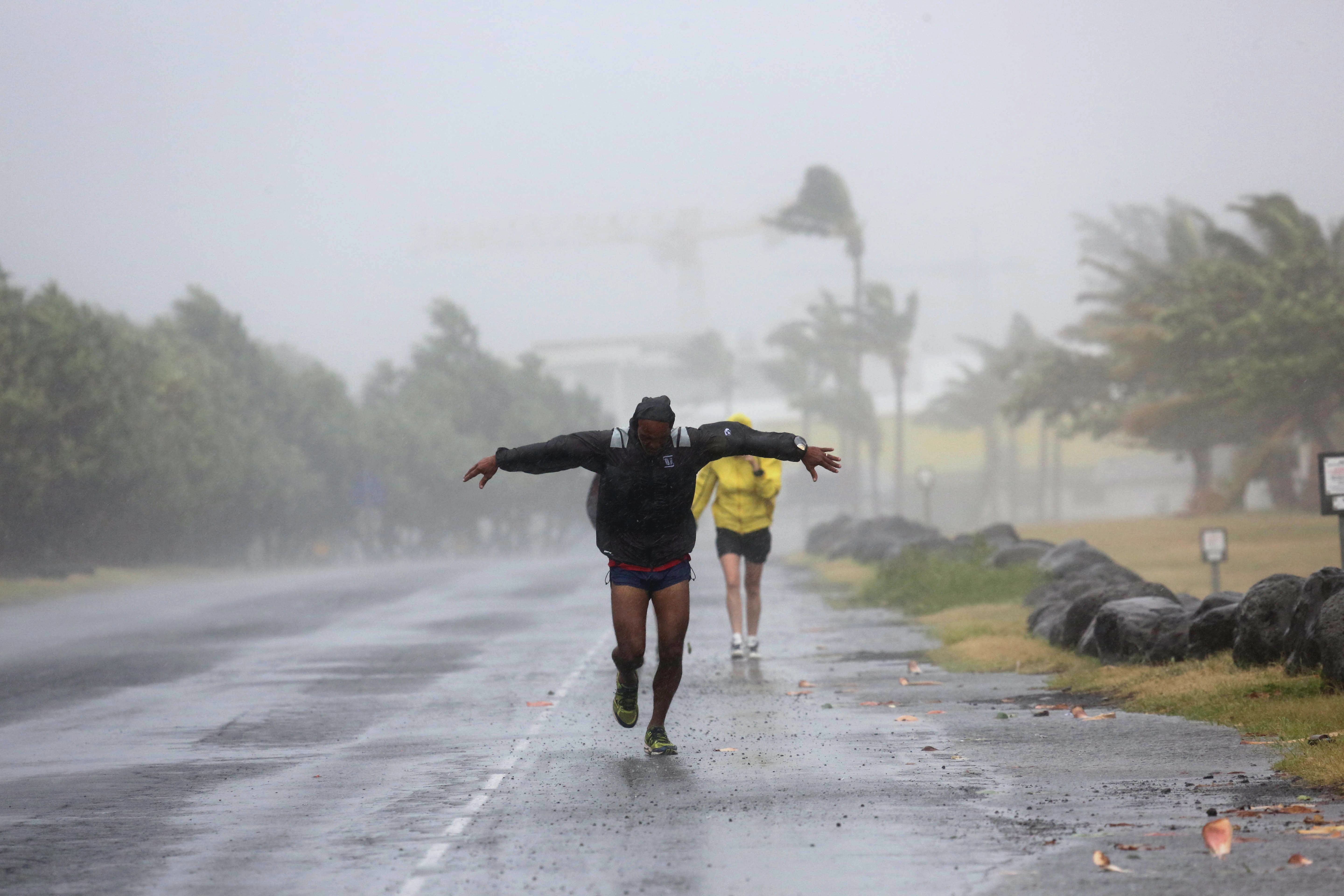 Tahiti sur la route des cyclones dévastateurs