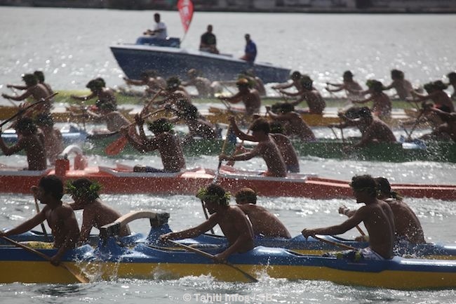 Heiva Va'a – beaucoup d'animation dans la rade de Papeete !