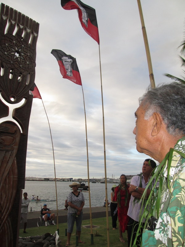 Le  maire de Faa'a Ocar Temaru était également présent. L'emplacement actuel de la place du 2 juillet 1966 avait été attribué sous sa gouvernance en 2006.
