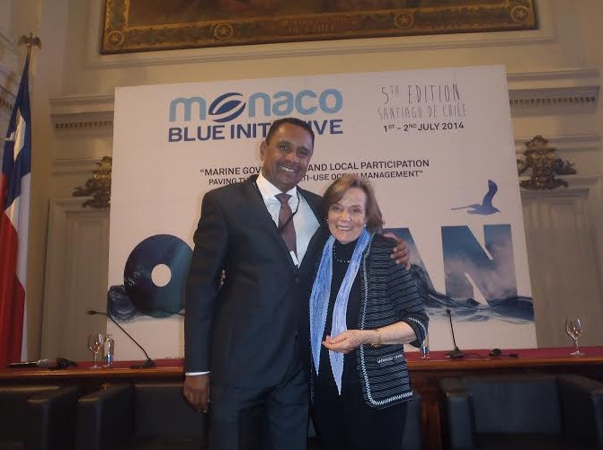 Tearii Alpha, en compagnie de Sylvia EARLE, considérée comme une référence mondiale sur les problématiques de développement raisonné de l’Océan, et membre du très influent réseau des Ocean Elders