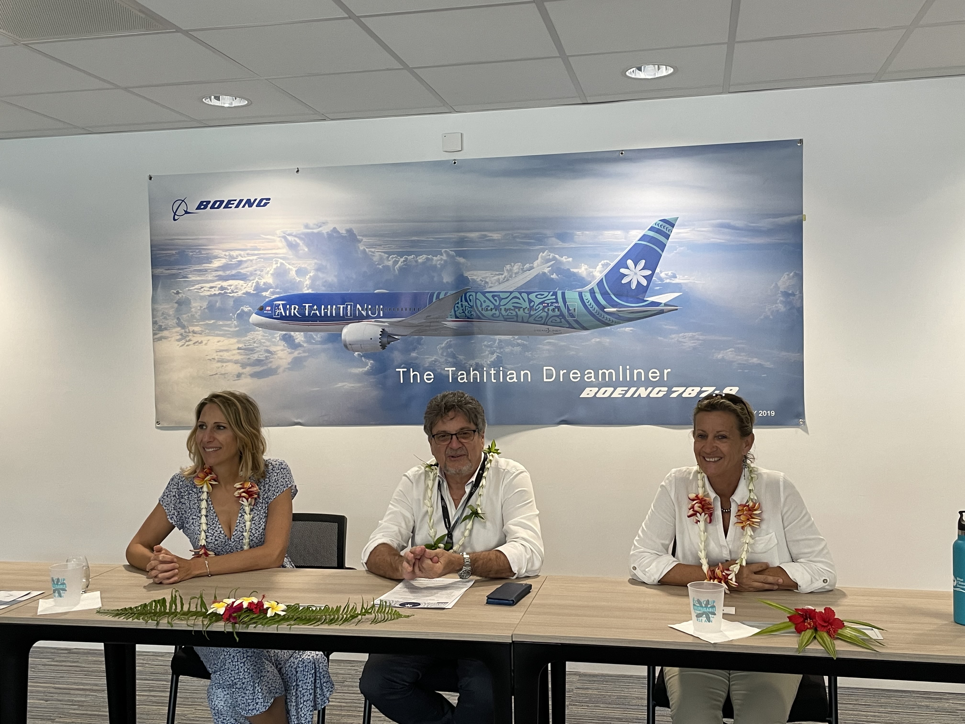 Maud Fontenoy annonce, en collaboration avec Cécile Gaspar et la compagnie ATN, la réalisation de programmes éducatifs écoresponsables qui bénéficieront aux 55 000 écoles primaires de Polynésie et de métropole.