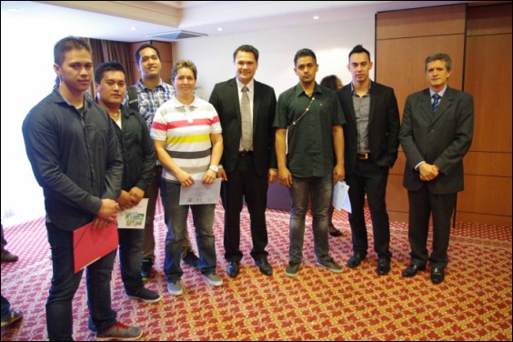 Formation en  alternance : six jeunes Polynésiens diplômés