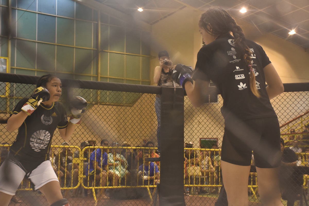 Un combat féminin est aussi au programme de la journée de dimanche. Haulanie Neagle (à gauche), de Seasiders BJJ Papara, pour son deuxième combat dans un octogone, sera opposée à Ninirauru Tuteirihia, licenciée chez Islander MMA.