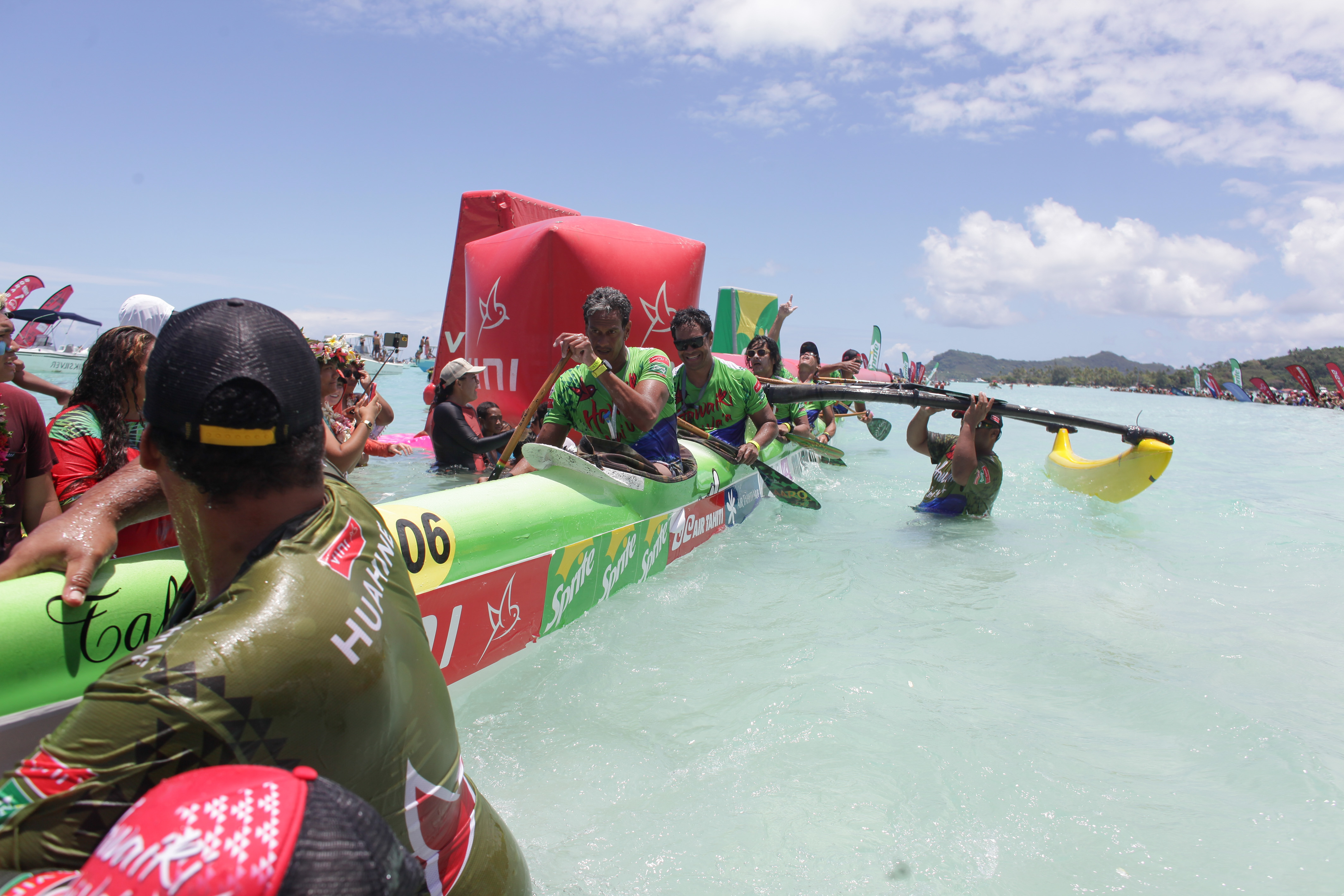 Les rameurs de Tamari'i A'aro no Arue victorieux de deux étapes cette année sur la Hawaiki Nui chez les vétérans, finissent troisième au général de la catégorie.