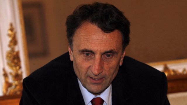 Nouvelle-Calédonie : un nouveau Haut-commissaire nommé, Valls défend sa mission