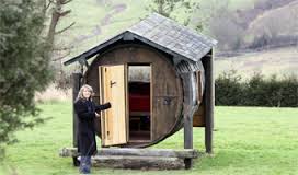 Dormir dans un avion, un wagon ou une vache... l'insolite a le vent en poupe