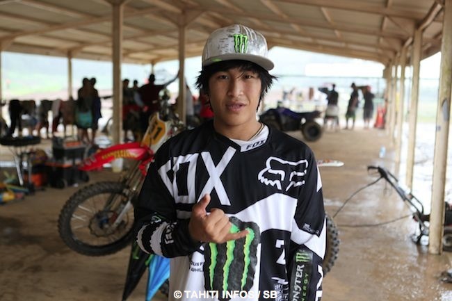Motocross –  1ère journée de championnat sous la pluie : Teriimana Bonno devance le tenant du titre Raiarii Vonbalou !