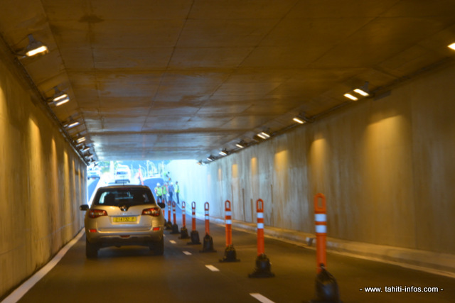 Après 15 mois de travaux, le tunnel de Punaauia ouvre partiellement à la circulation automobile ce vendredi matin.