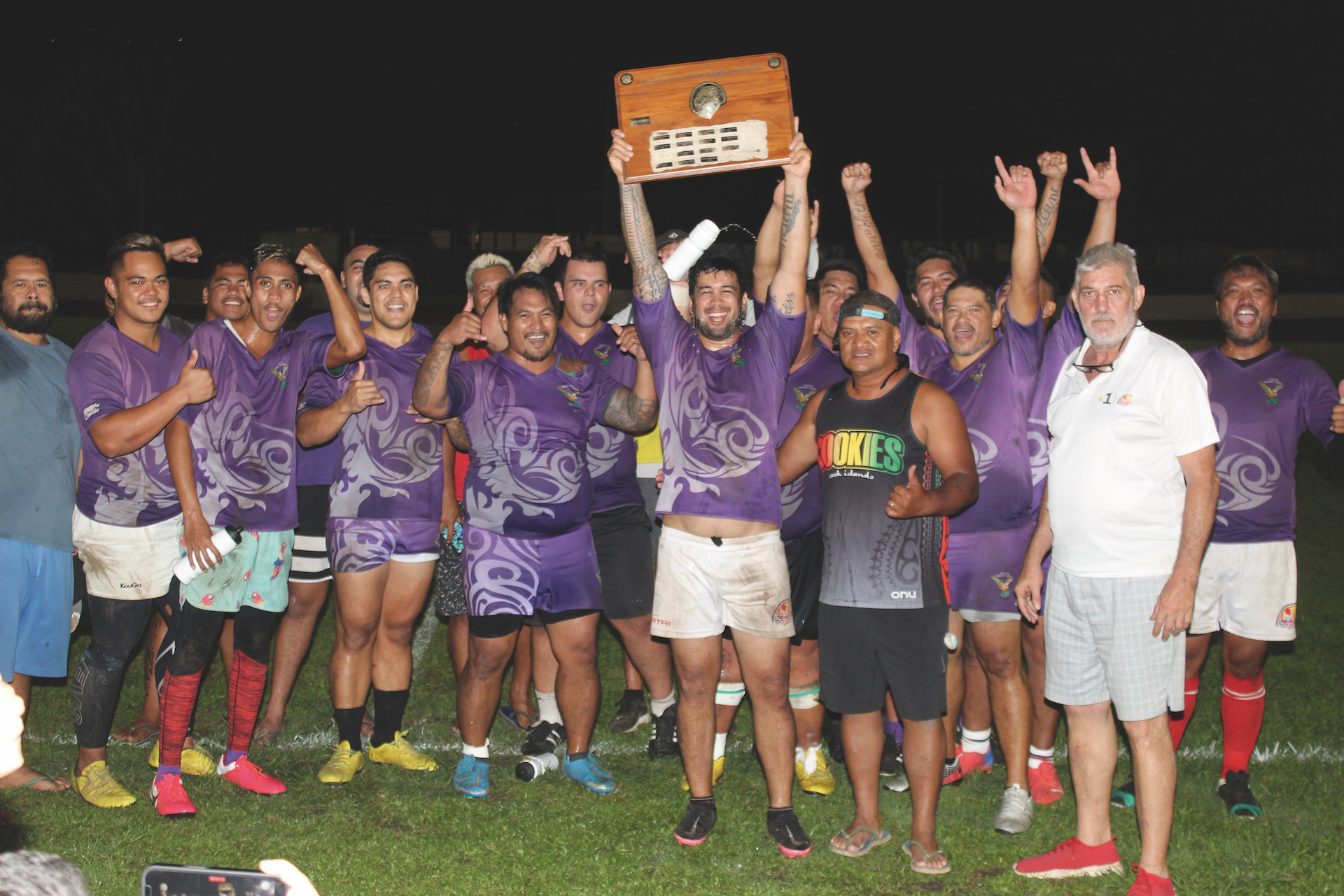 Paea Manu Ura enchaîne les trophées depuis quelques mois : champion de Tahiti à 7 cette saison après l’avoir été à 15 lors de la précédente et décoré du Trophée des Champions.