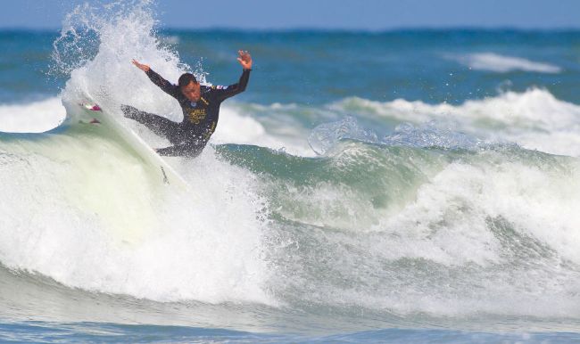 Heremoana Luciani, un surfeur talentueux dont on parle peu