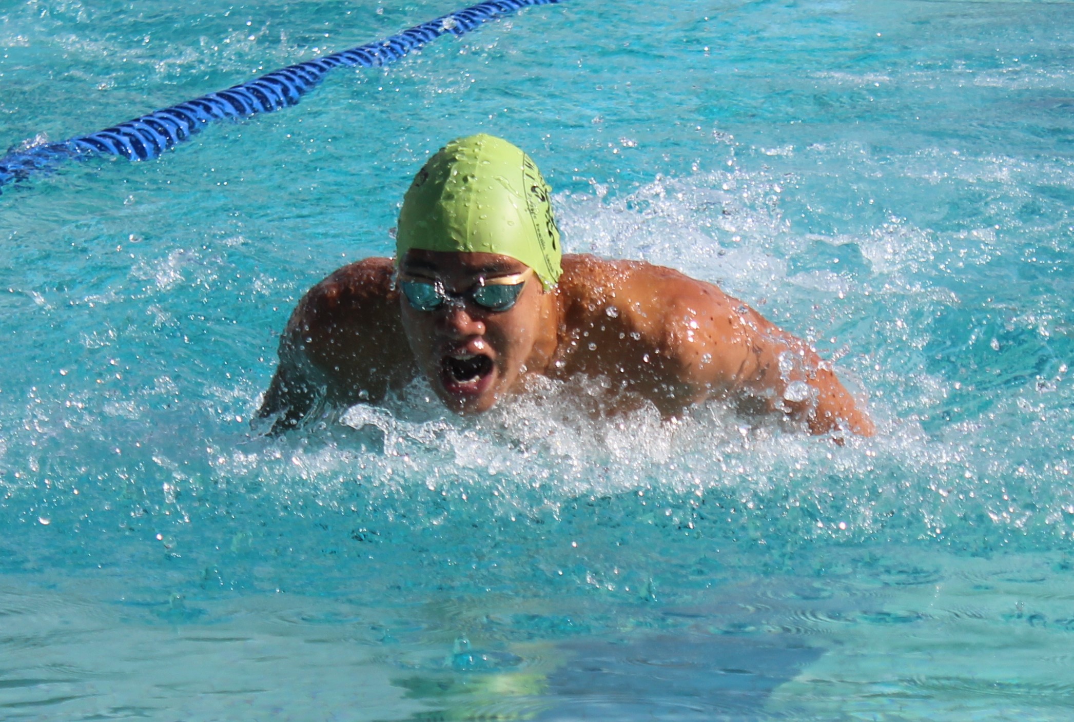 Teherearii Oopa s’est qualifié lui sur trois distances pour les Championnats de France juniors.