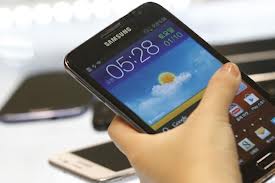 Samsung dévoile ses nouveaux "phablets", smartphones grand format