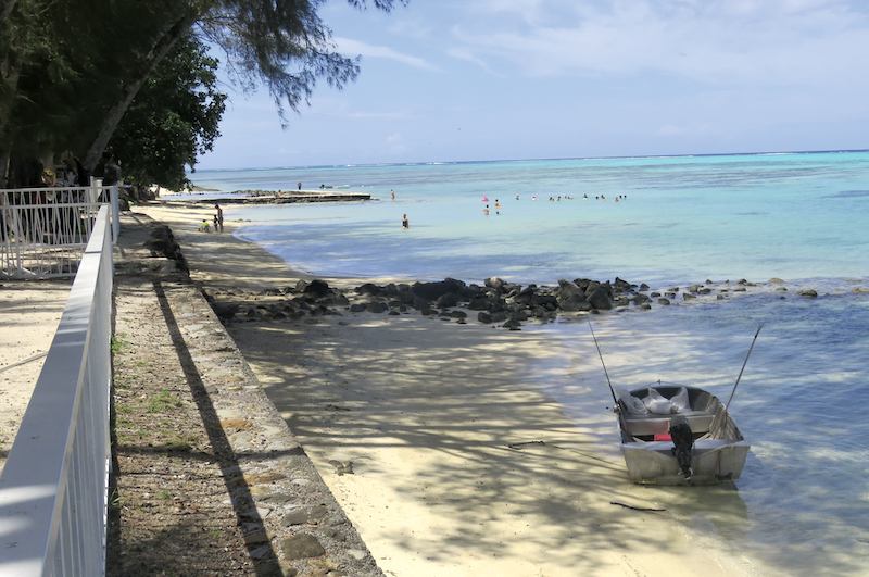 La plage publique de Tiahura fait partie des endroits où les baigneurs ont tout intérêt à garder un œil sur leurs affaires. 