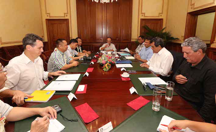 Le Président Fritch reçoit la société chinoise Tian Rui au sujet du projet aquacole de Hao