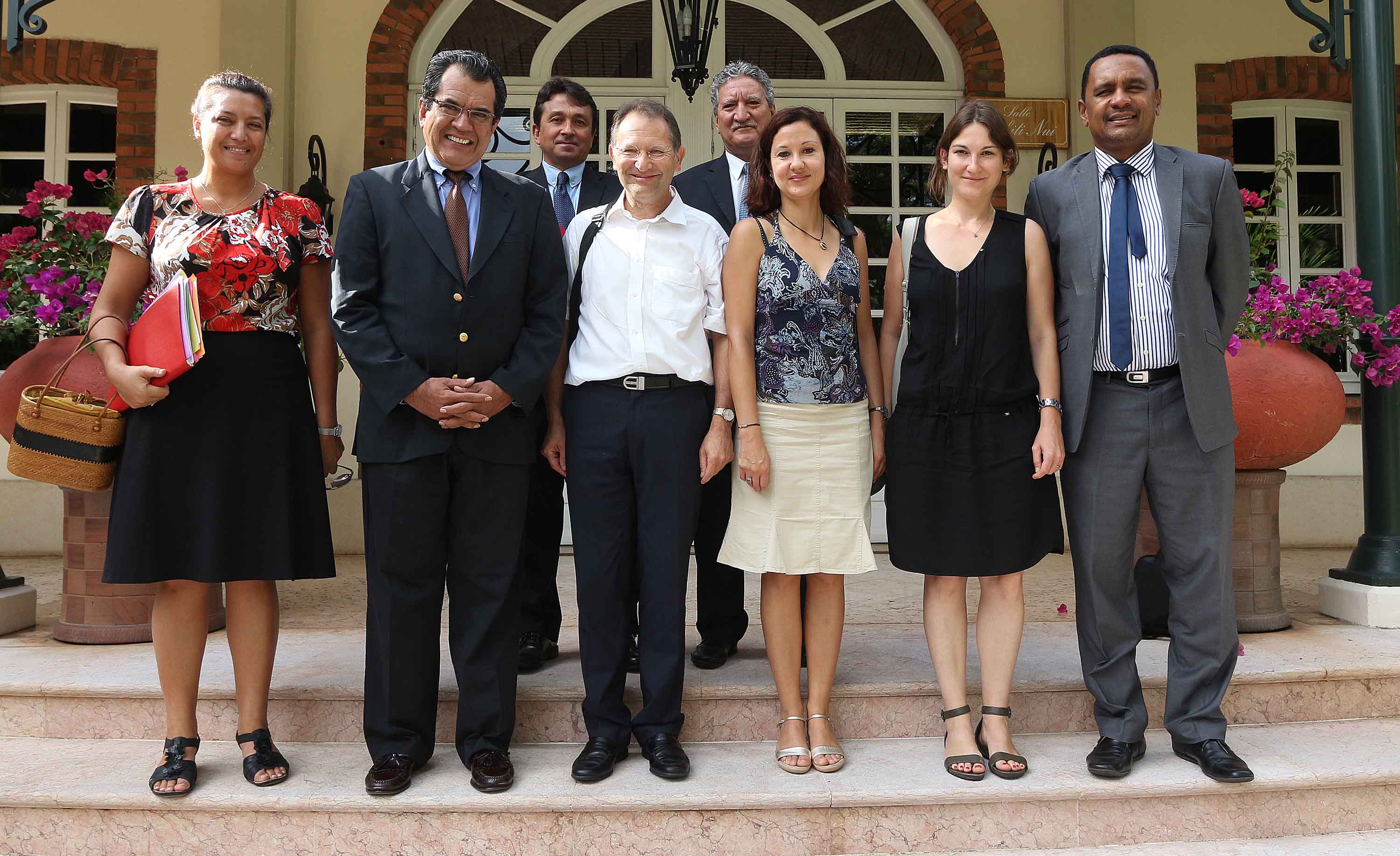 Affaires  foncières : le Président Edouard Fritch reçoit une mission de la Chancellerie