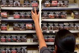 Paquet "neutre", vapotage, cigarette en voiture: la France muscle son arsenal anti-tabac