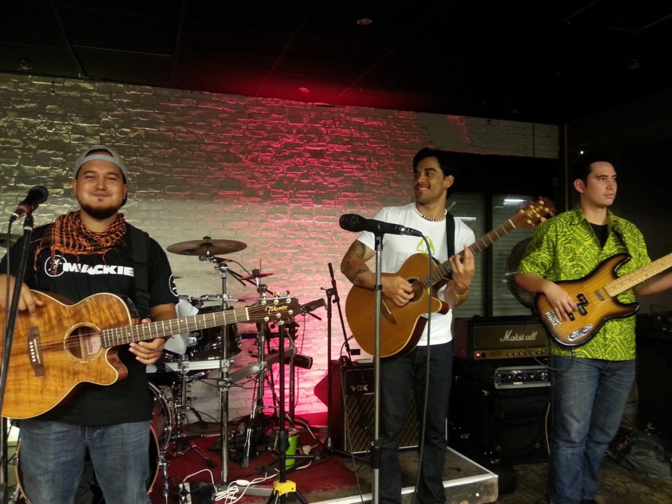 Pepena en tournée française : le journal du voyage, première partie