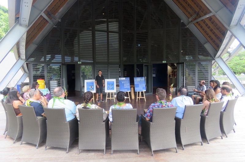 Allianz Polynésie et le Fare Natura ont signé vendredi une convention de soutien financier en faveur des actions de formation des jeunes volontaires en service civique de l’écomusée de Moorea. ©Toatane Rurua