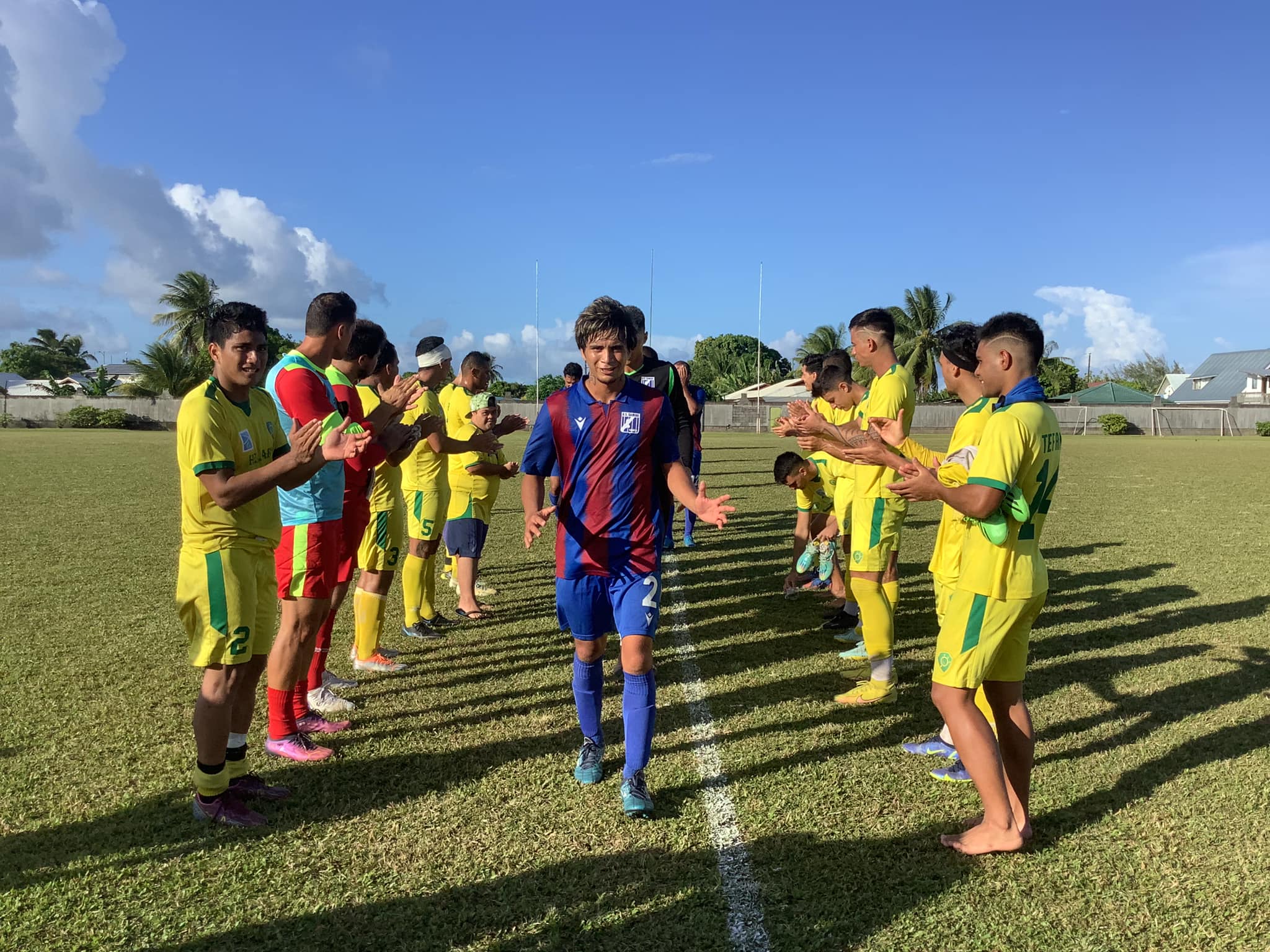 Les joueurs de Tefana ont dû s'employer, samedi à Uturoa, pour venir à bout de l'AS Samine. (photo : Facebook Vahineura Pehearii Atapo)