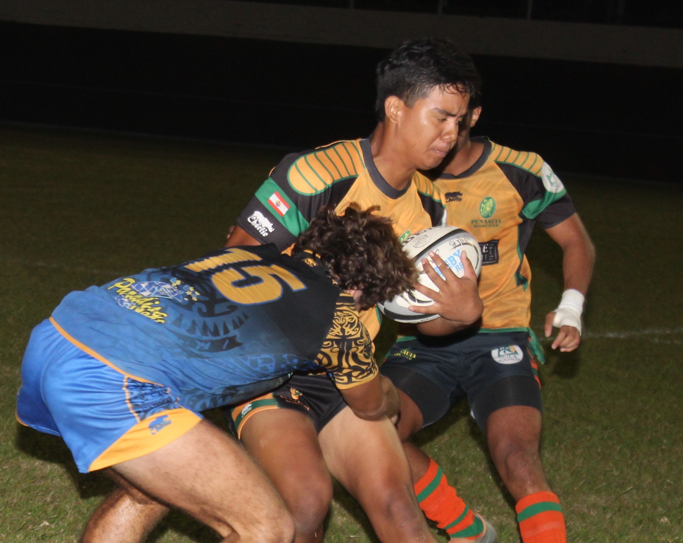 Punaauia a produit beaucoup de jeu mais est tombé sur une solide équipe de Pirae en défense. Punaauia devait tout de même finir par l’emporter (13-9).