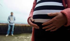 Quand la précarité complique le suivi des femmes enceintes