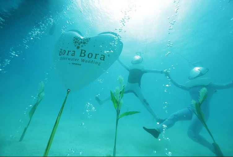A Bora Bora mariez-vous sous l’eau !