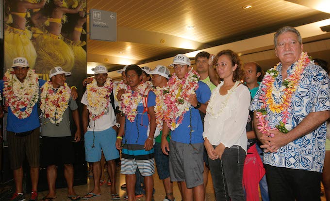 Les champions de Molokai va'a accueillis par le gouvernement