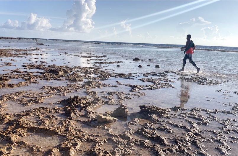 Les coureurs ont parcouru les 22 kilomètres entre motu et hoa. ©Teraumihi Tane