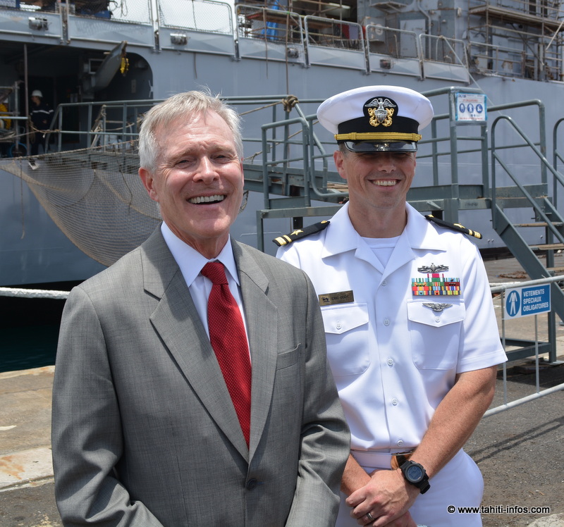 Le chef de la marine américaine en visite à Tahiti