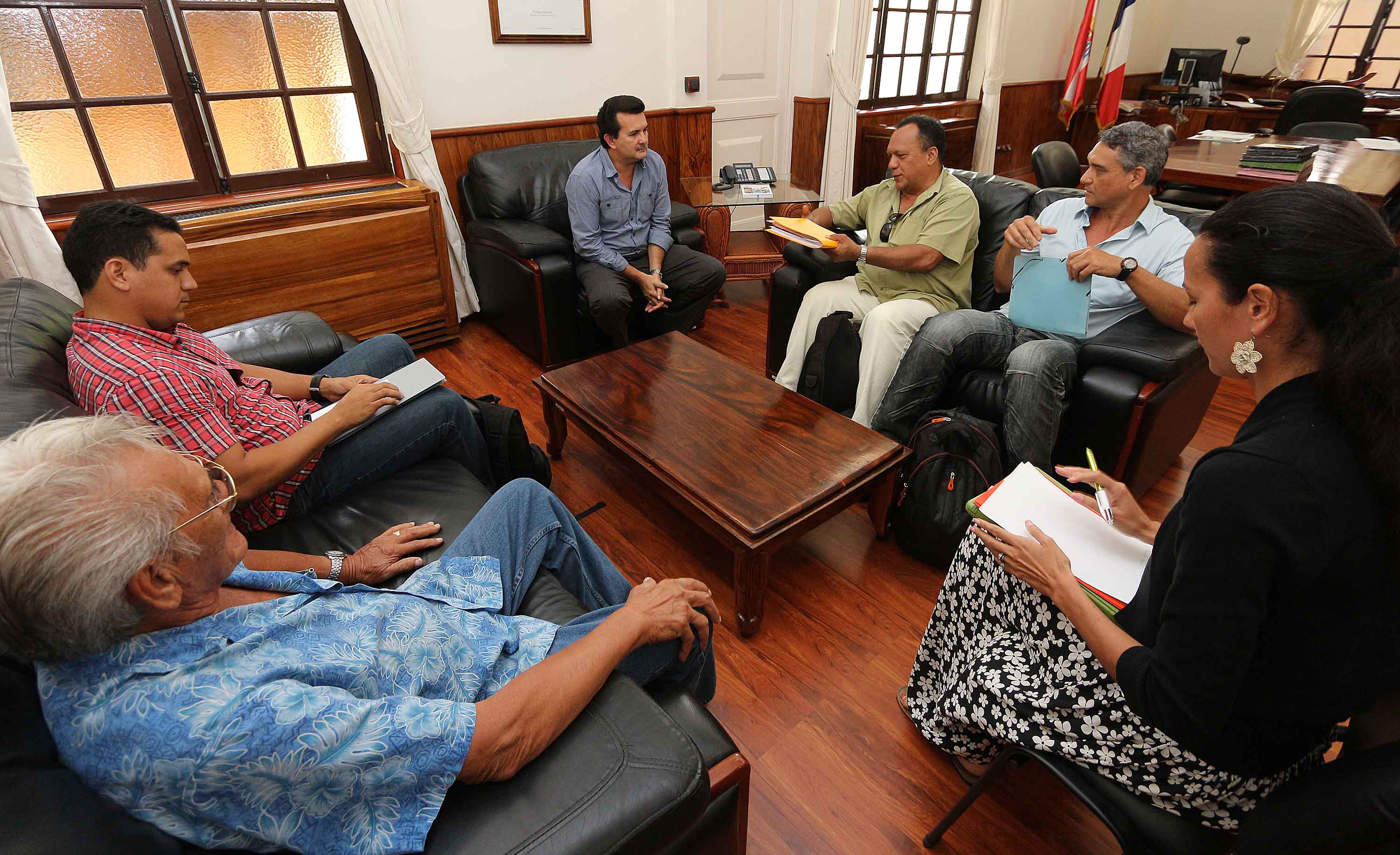 Fédération de cyclisme : René Temeharo reçoit Teva Bernadino