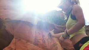 USA: les gardes-forestiers du parc Yosemite font la chasse à une artiste peintre