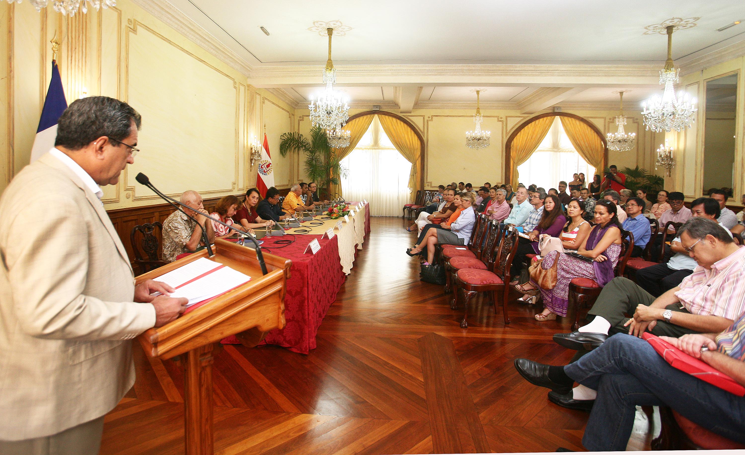 Édouard Fritch veut réformer "en profondeur" l'administration du Pays