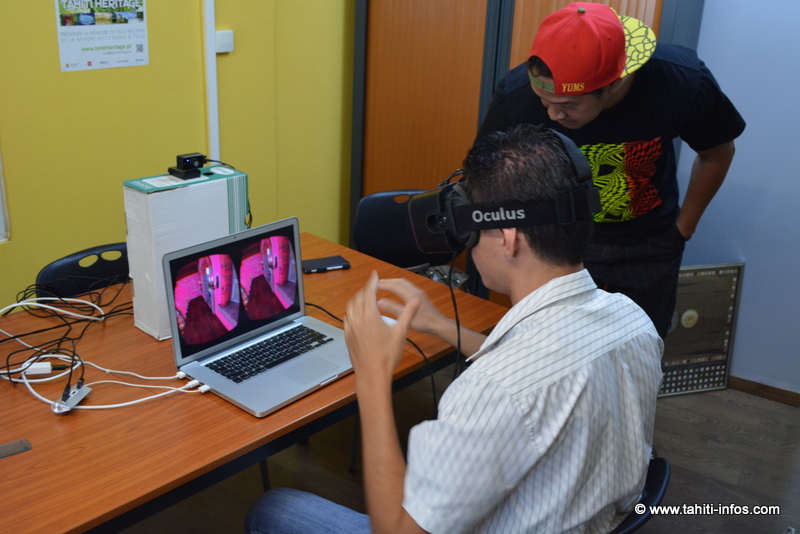 Les deux graphistes de Tahiti Infos, fiers gamers, ont beaucoup apprécié l'expérience de ce casque de réalité virtuelle