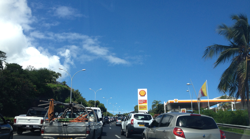 Avec la fermeture d'une voie sur la RDO pour ces travaux d'embellissement, attention aux ralentissements. C'était encore le cas ce jeudi 30 octobre alors que des équipes travaillaient justement sur les jardinières du terre-pleine central.