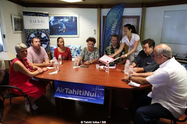 Va’a V 6 – Air Tahiti Nui offre une pirogue aux Vendéens !