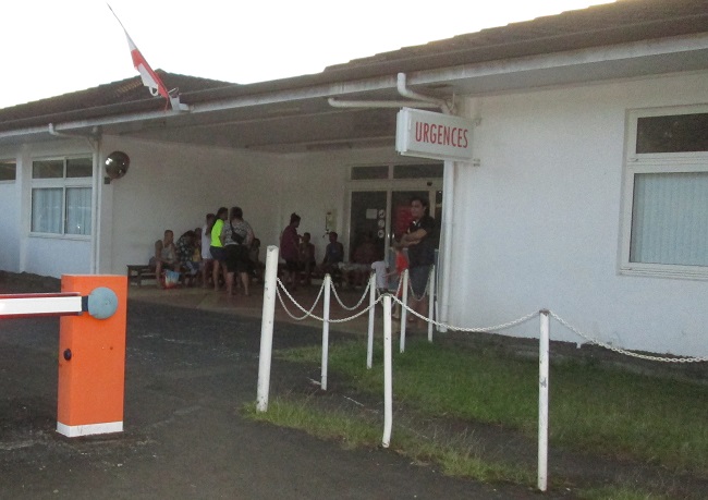 A la Presqu'île l'hôpital de Taravao doit être remis aux normes : le hall d'entrée sera refait.