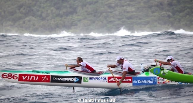 Va'a Hui à la sortie de Tahaa