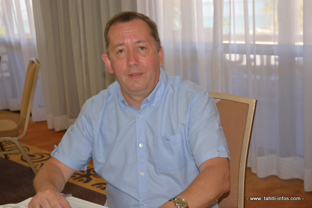 Philippe Desprès est directeur de recherche détaché de l'Institut Pasteur à La Réunion. De 2002 à 2014, il a été directeur du laboratoire de virologie "Interactions moléculaires flavivirus-hôtes" à l'Institut Pasteur de Paris qui accueille le Centre national de référence des arbovirus.