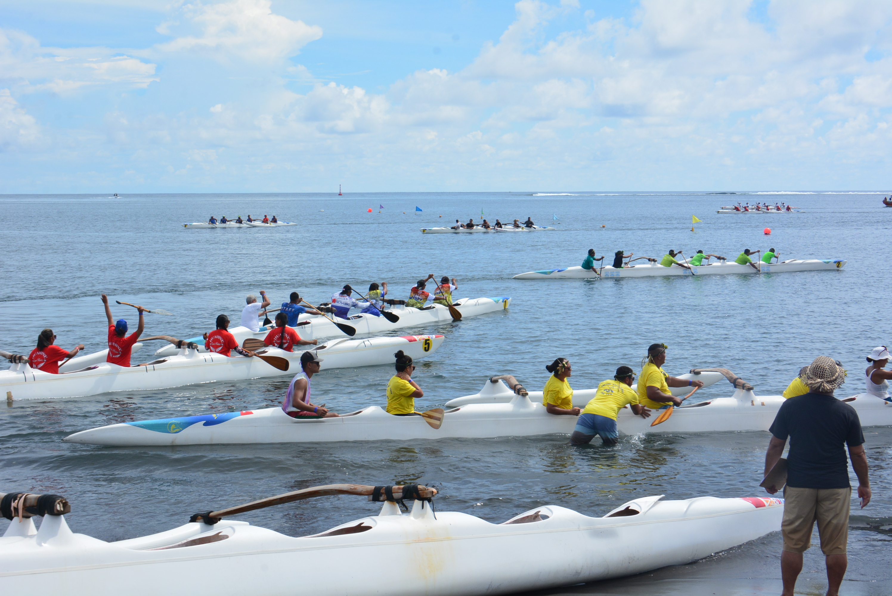Les 'aito du jour se sont affrontés sur des courses de vitesse en V6 sur le plan d'eau de Taaone.