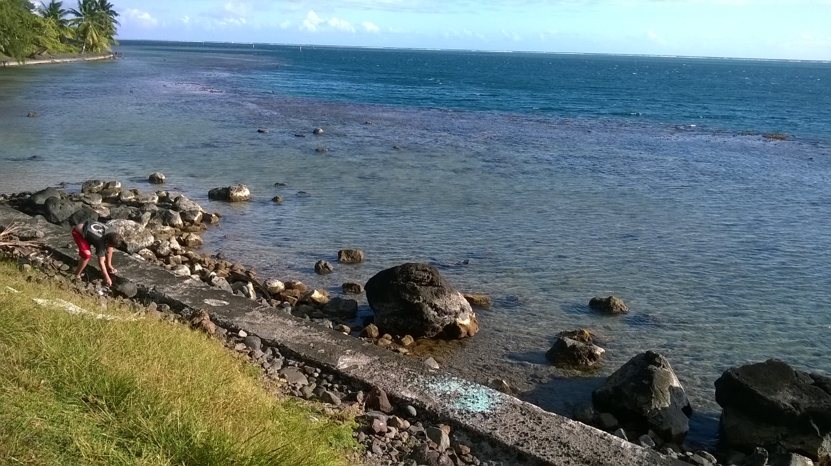 Deux voitures dans le lagon à Mara'a