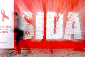 Sida: les seniors peu concernés et mal protégés malgré des infections en hausse