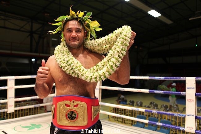 Temoo remporte la ceinture mais s'est montré déçu de n'avoir pu combattre