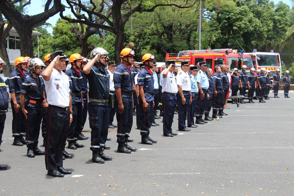 Hommage est rendu aux combattants du feu