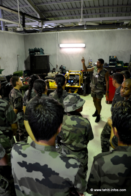 Les élèves en stage découvrent que le RIMaP a encore une logistique importante