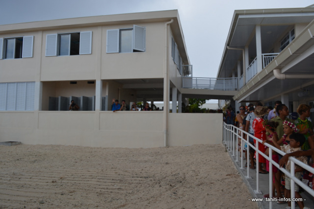 A Makemo, les 1500 habitants du village de Pouheva et des environs peuvent désormais trouver refuge dans cet abri de survie, en cas de marée cyclonique ou de tsunami.