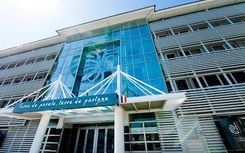 Chute du gouvernement de Nouvelle-Calédonie sur fond de guerre des droites