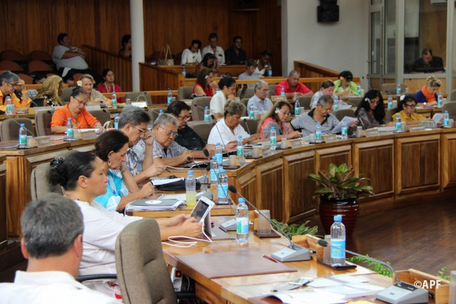 Les élus territoriaux en séance plénière ce lundi à l'assemblée de Polynésie. C'était la dernière séance de la session budgétaire. De prochains travaux législatifs pourraient avoir lieu avant la nouvelle session administrative d'avril 2015. L'organisation d'une session extraordinaire se profile.